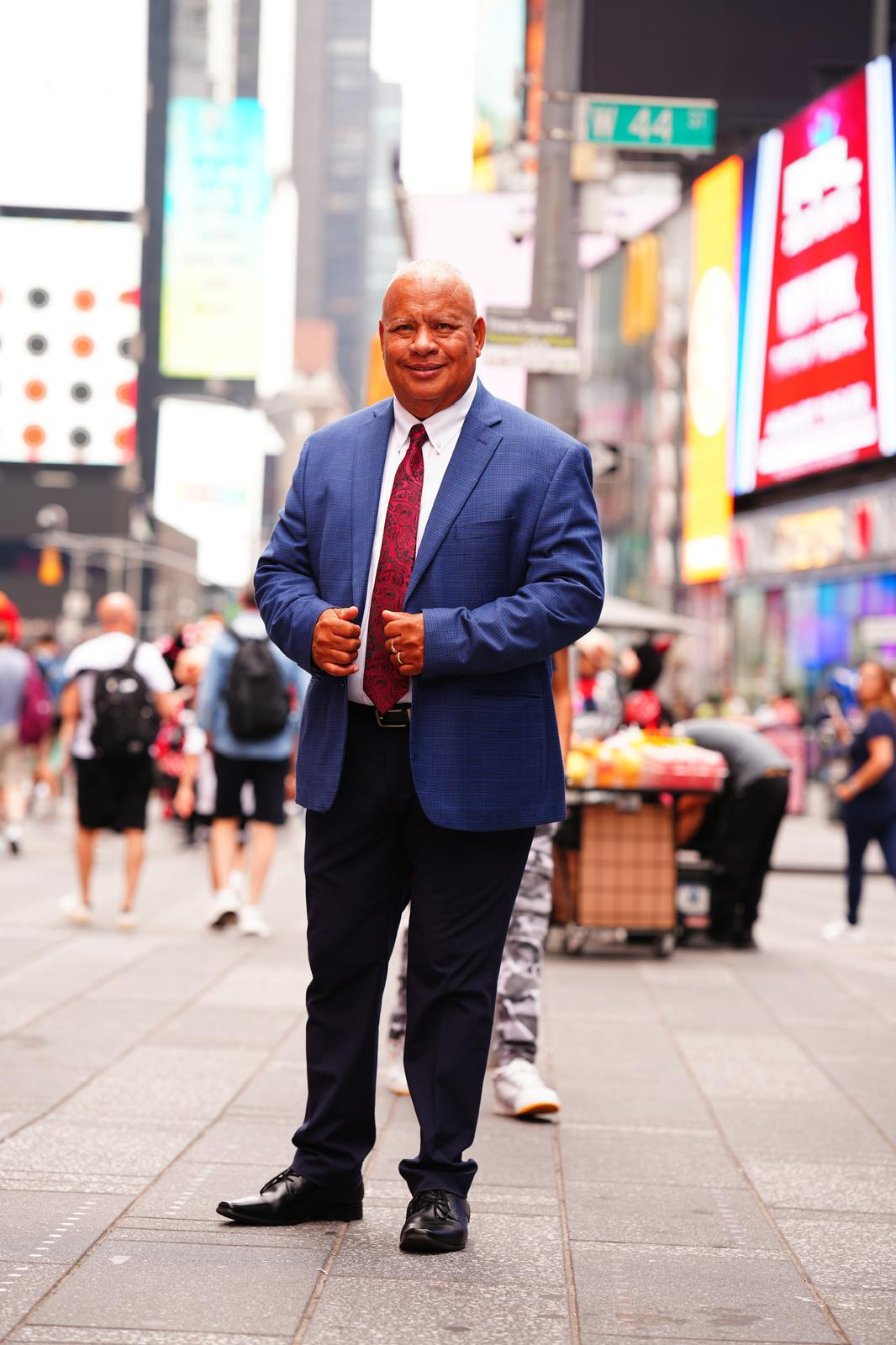 Pastor Enrique Ferreras — Cofundador y Presidente de Medios de El Viviente TV